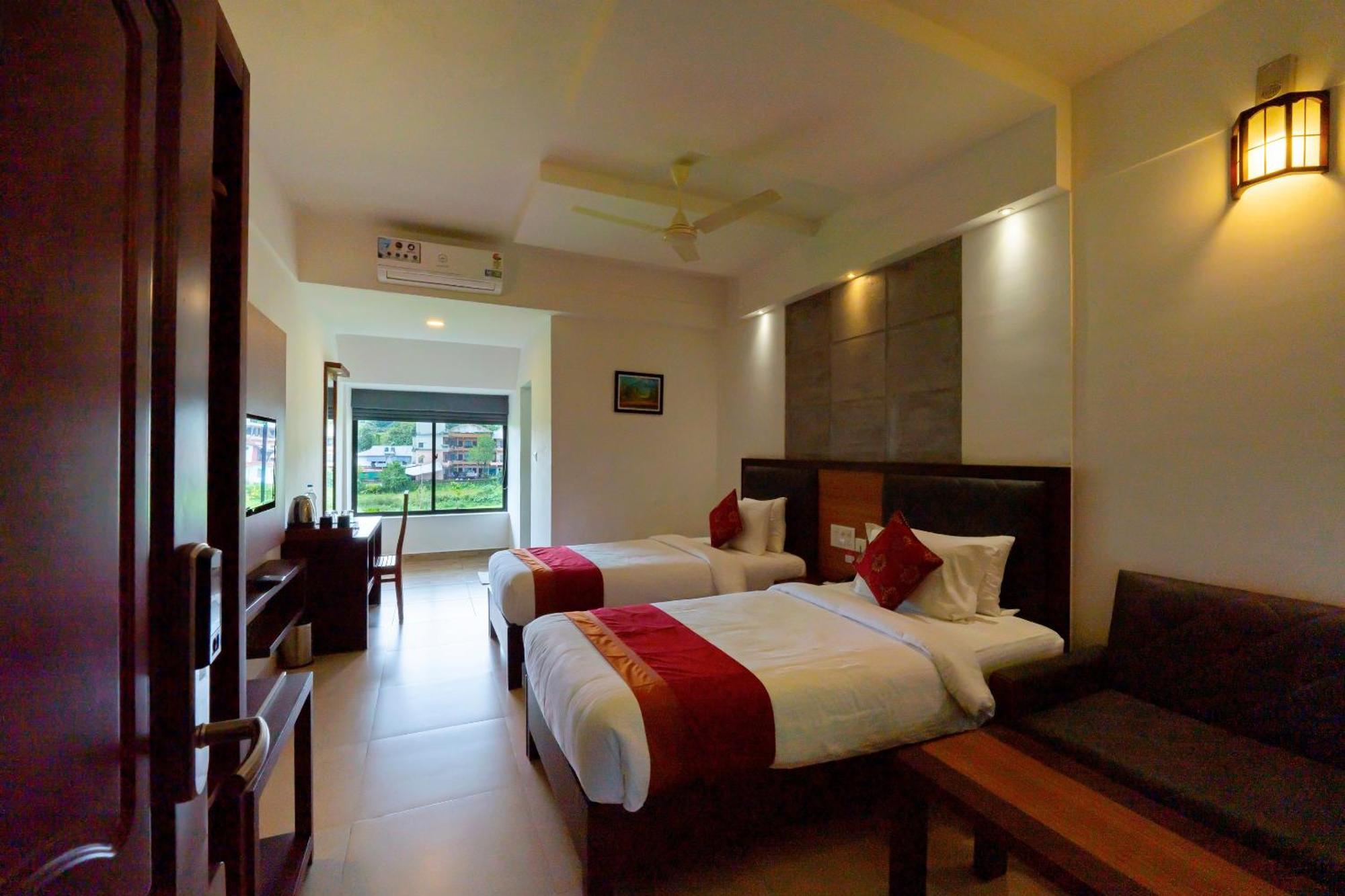 The Sanihara Hotel & Resort Витхири Экстерьер фото