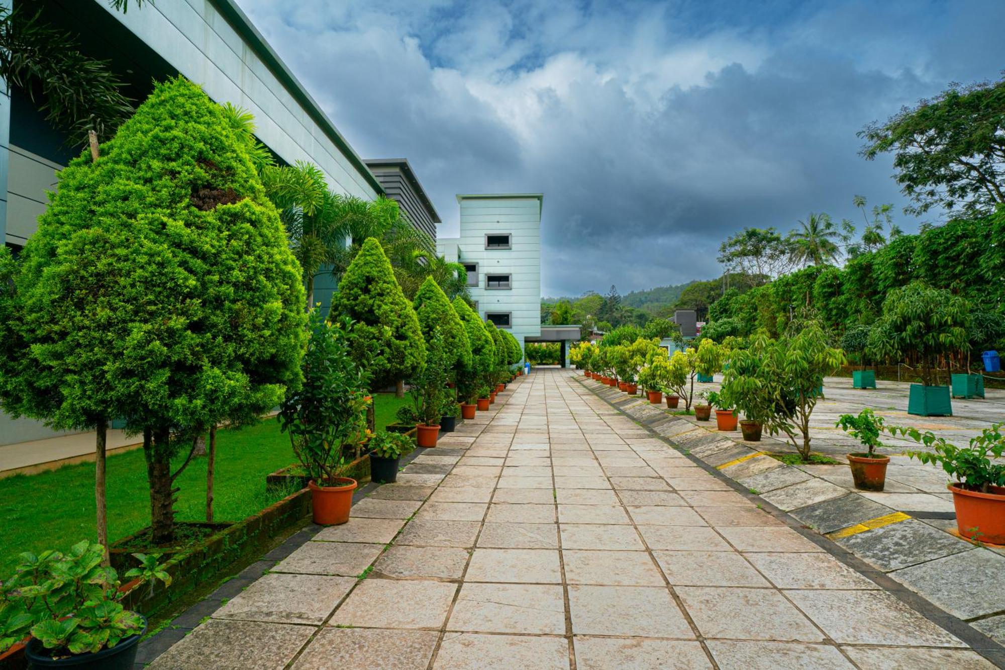 The Sanihara Hotel & Resort Витхири Экстерьер фото